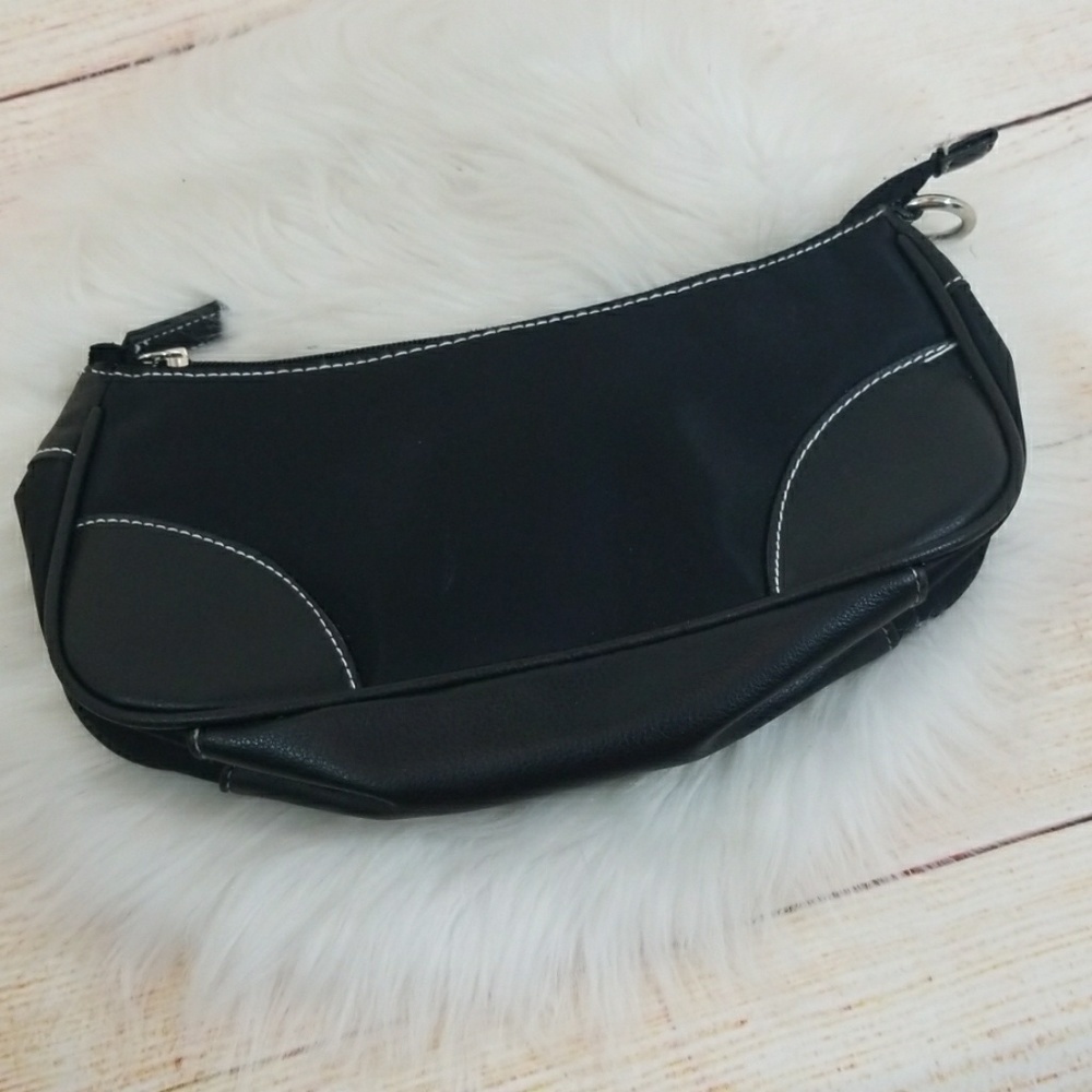 NWOT Victoria Secret small makeup bag black